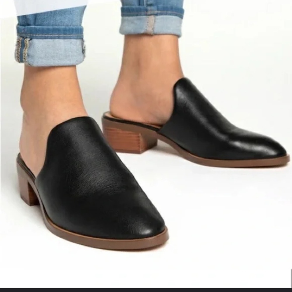 Crown vintage mule